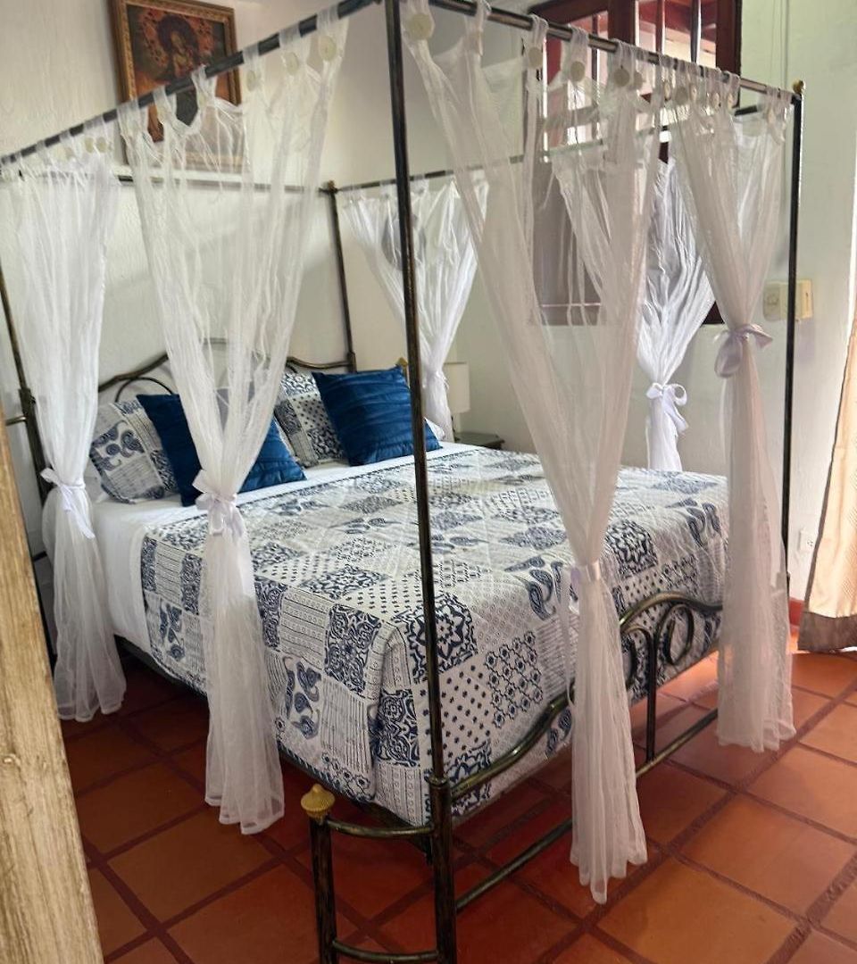 Casa Colonial Serrezuela Bed & Breakfast