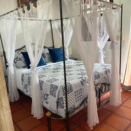 Casa Colonial Serrezuela Bed & Breakfast