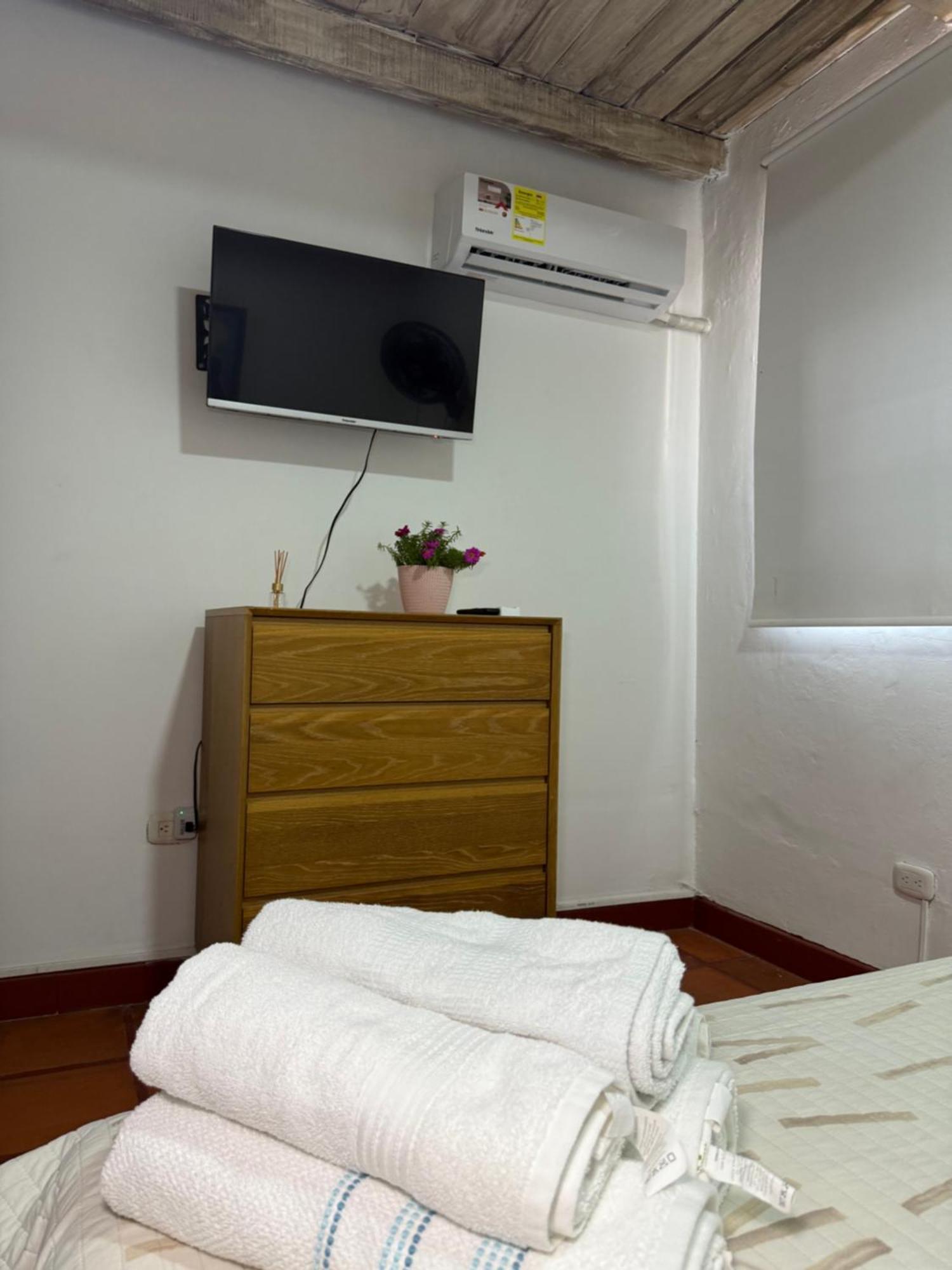 Bed & Breakfast Casa Colonial Serrezuela *